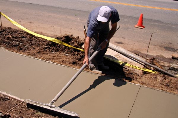 Sidewalk Pouring in Frankfort